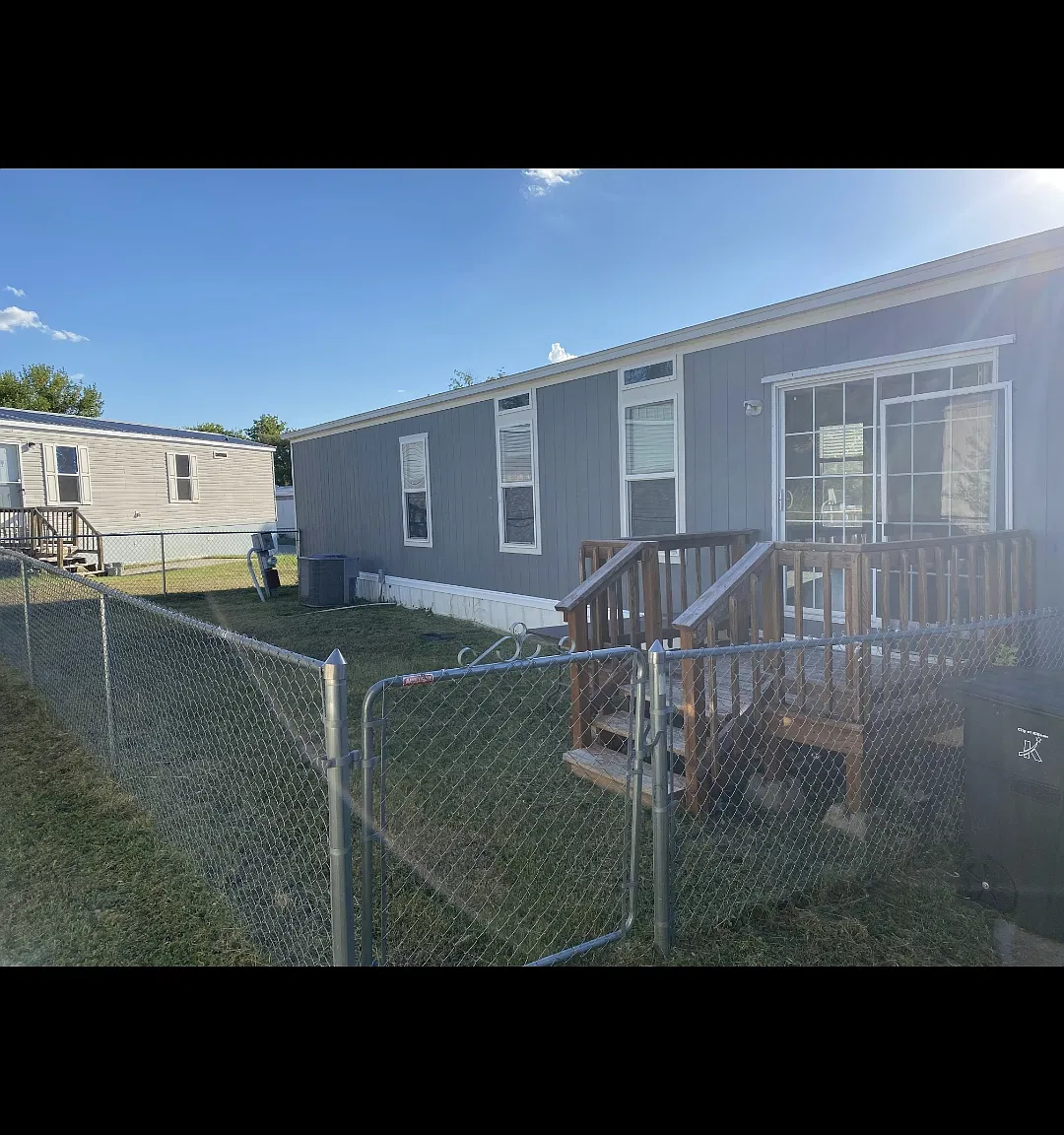 3 bed, 1216 sqft, $1,125 — Photo 1