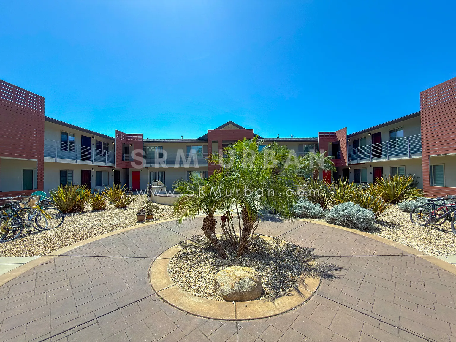 2 bed, 700 sqft, $2,585 — Photo 1