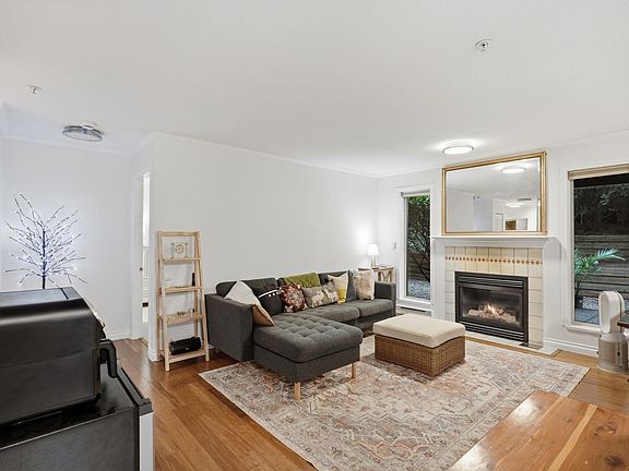 4th image of 33478 Roberts Ave #116