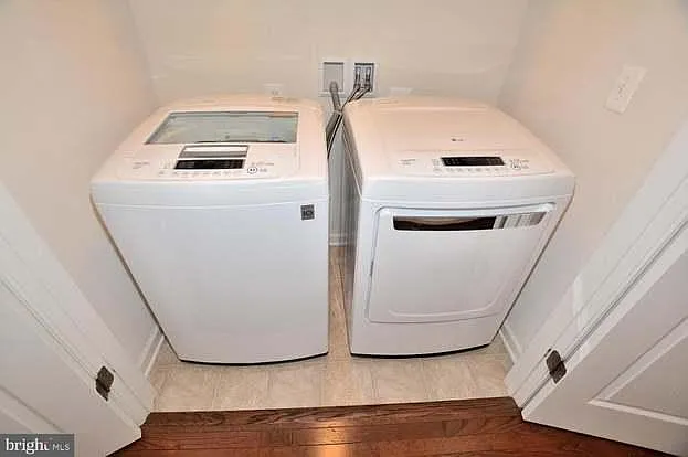 LG Washer and dryer with smart features