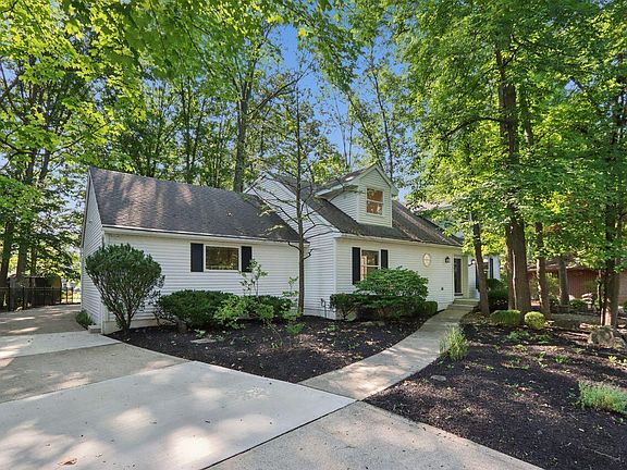 3rd image of 730 Mohican Way