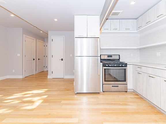 4th image of 198 Clifton Pl APT 3R