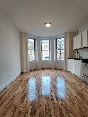 Rented by Signature Property Realty | media 4