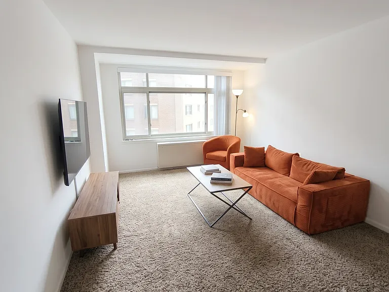 2401 H St NW #812 — Photo 2