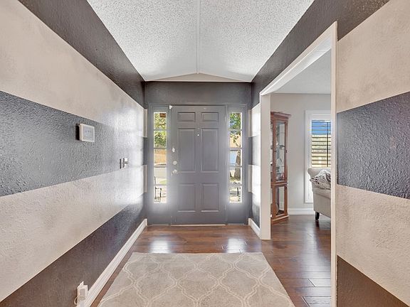 2nd image of 3959 Lakeside Dr