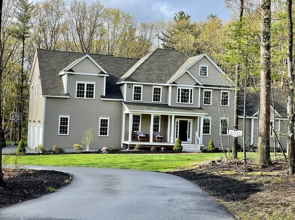 21 Gibbs Rd, Berlin, MA 01503