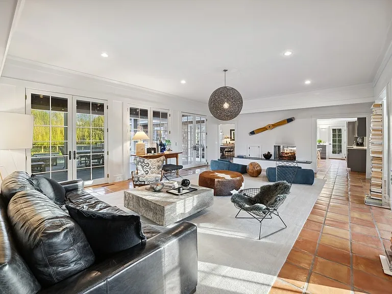 8 Barker Ln — Photo 7
