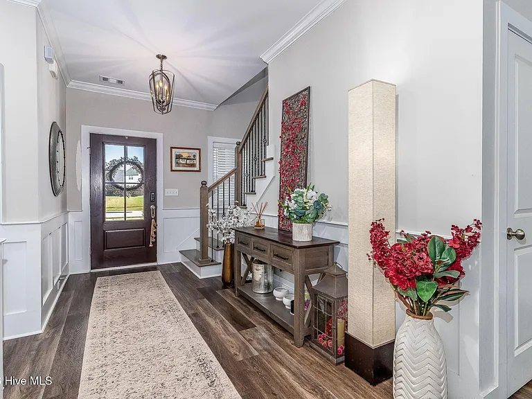 2630 Laurens St — Photo 12