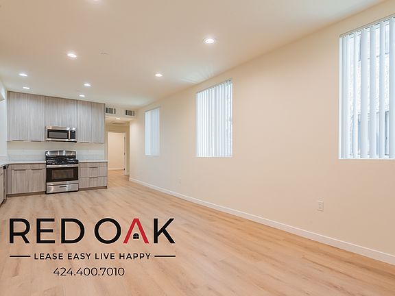 4th image of 8827 1/2 Van Nuys Blvd #104