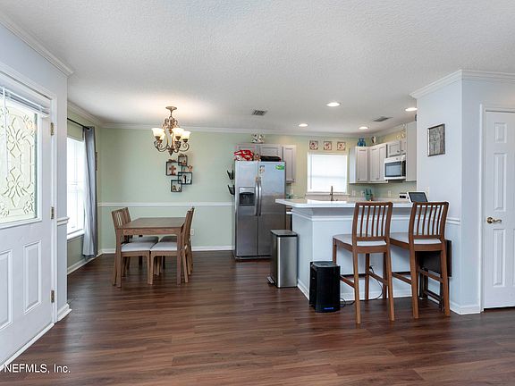 5th image of 5231 BROADWAY Avenue