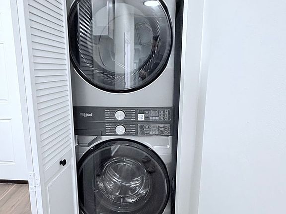 2nd image of 2411 W McLean Ave APT 3