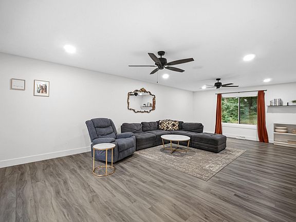 5th image of 361 Devon Rd