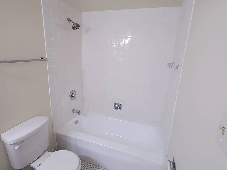 9937 S Cicero Ave #405 — Photo 5