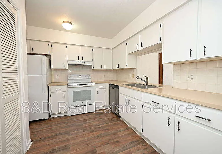 2249 9th St SE — Photo 5