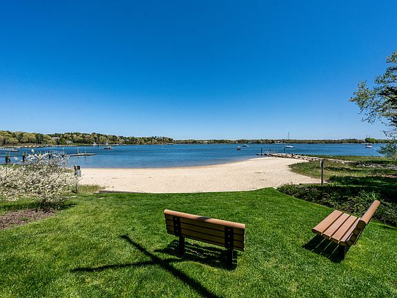 2nd image of 384 Cotuit Bay Dr