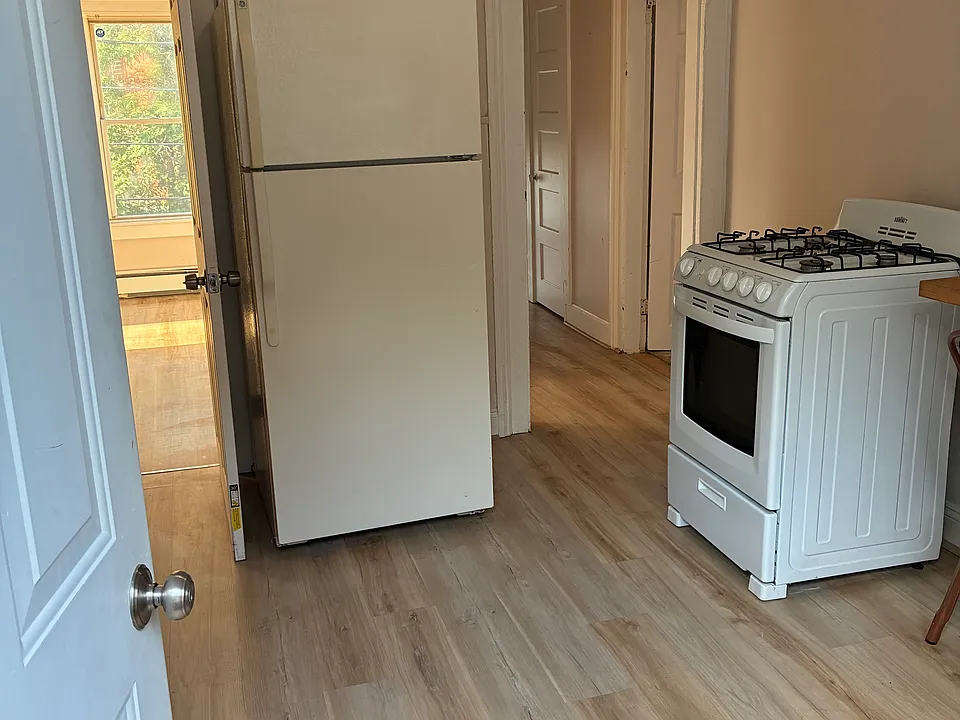 405 Bellevue St #2