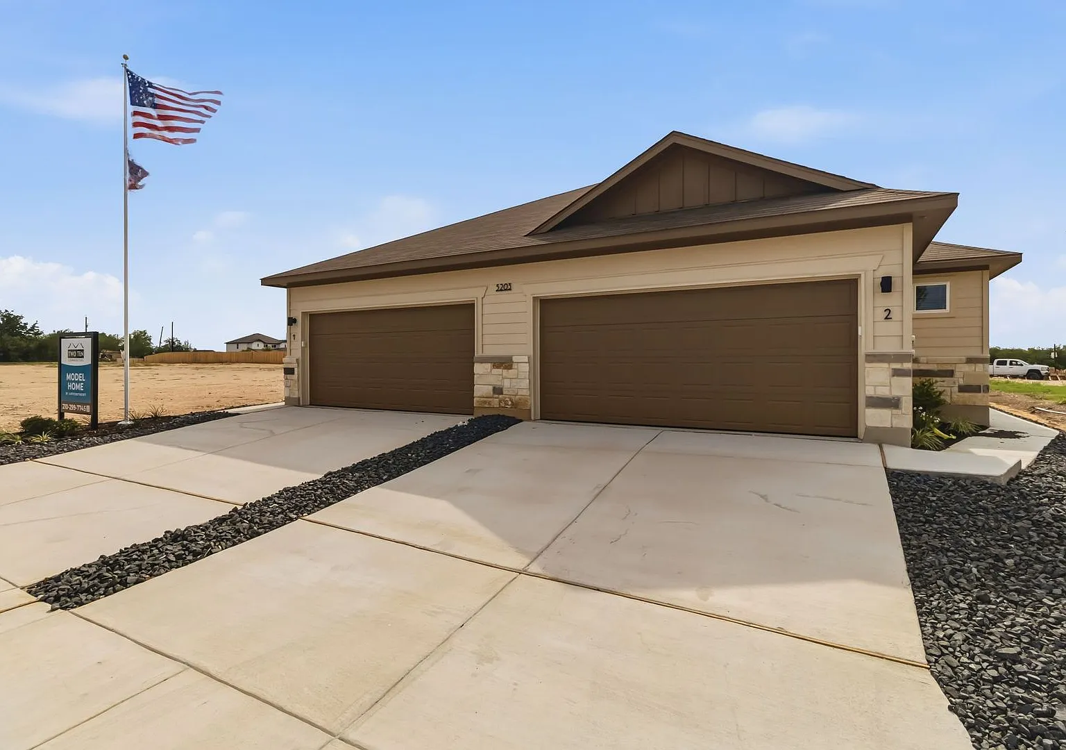 6 Weeks Free Move-In Special! Brand New 3 Bed / 2 Bath Townhome Modern Kitchen + Private Yard — Photo 1