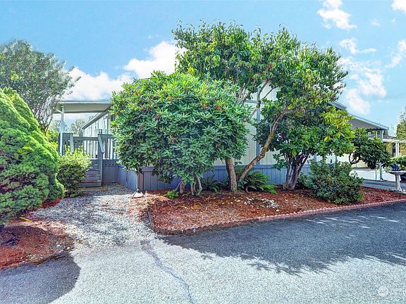 5th image of 16600 25th Avenue NE #121