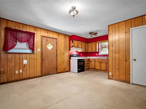 4th image of 9310 Woodvale Dr
