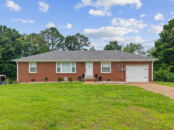 103 Oak Dr, Columbia, TN 38401