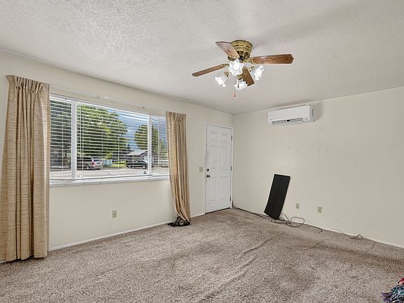 5th image of 367 N 1st St W