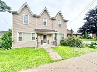 216 Hatt St, Hamilton, ON L9H2G8