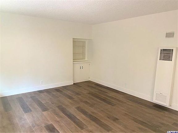3rd image of 2463 Montrose Ave #3