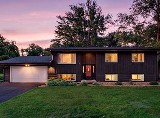 1010 Ferndale St N, Maplewood, MN 55119