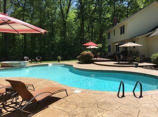 171 Roxbury Rd, Plantsville, CT 06479