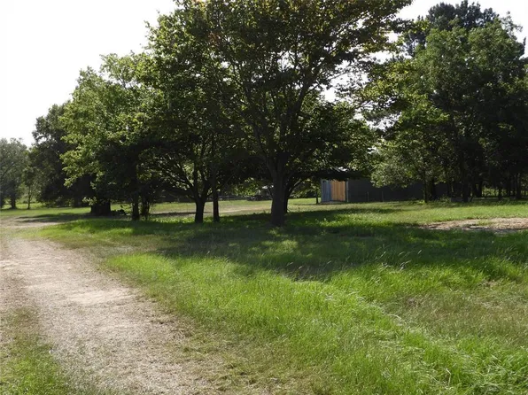 1 Bethel Rd, Richards, TX 77873