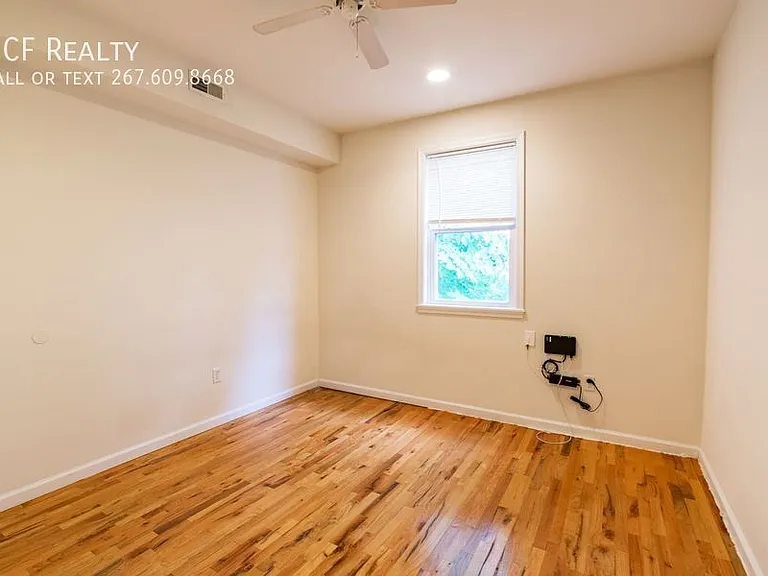 330 N Preston St #UPPER LEVEL — Photo 11