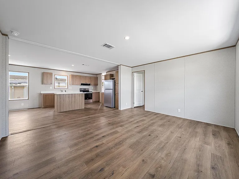 7480 SE Eagle Ave — Photo 3