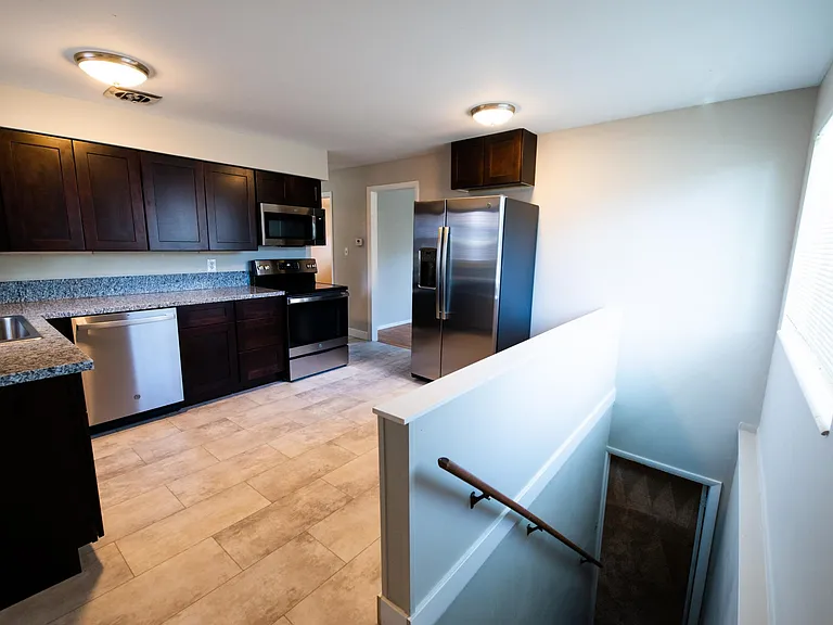 1179 E Blaine Ave #A — Photo 5