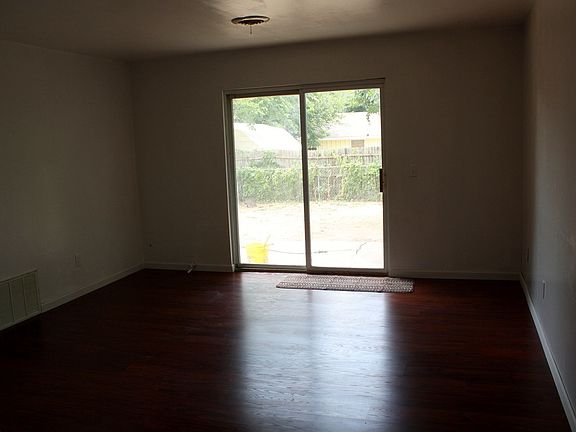 4th image of 1417 Hampton Dr