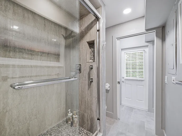 1555 Wyn Cove Dr — Photo 27