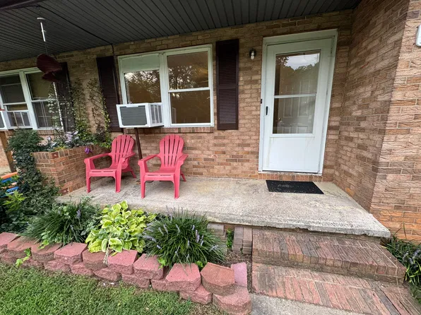 1109 12th Street Dr SW, Hickory, NC 28602