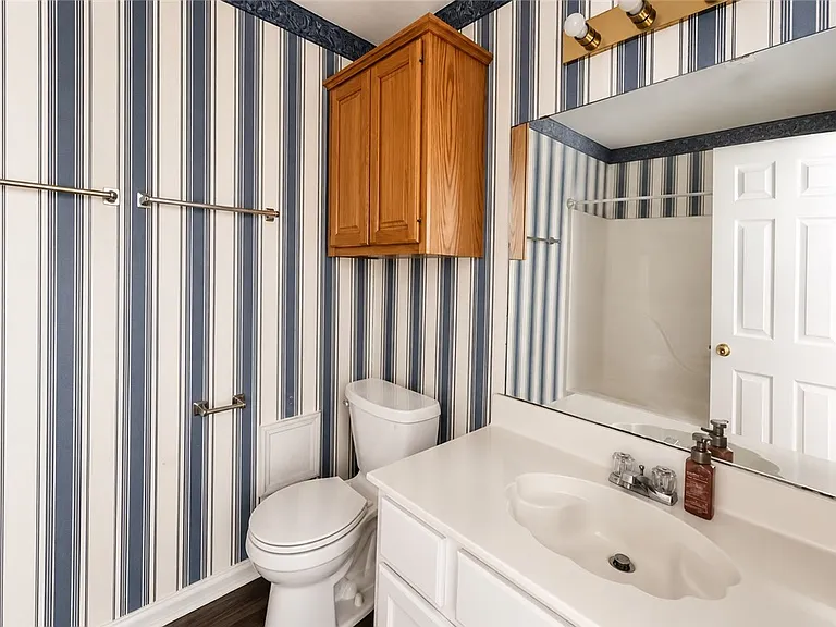 816 Azalea Ct — Photo 9