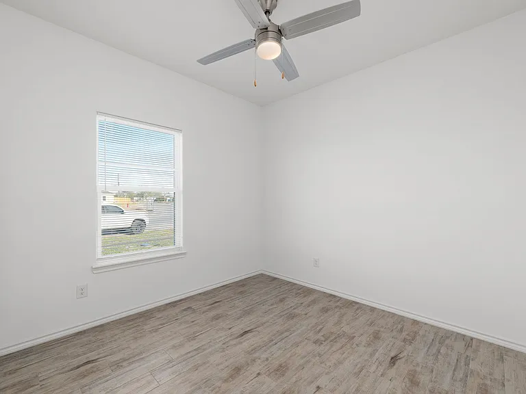 2712 Rosa Dr — Photo 12