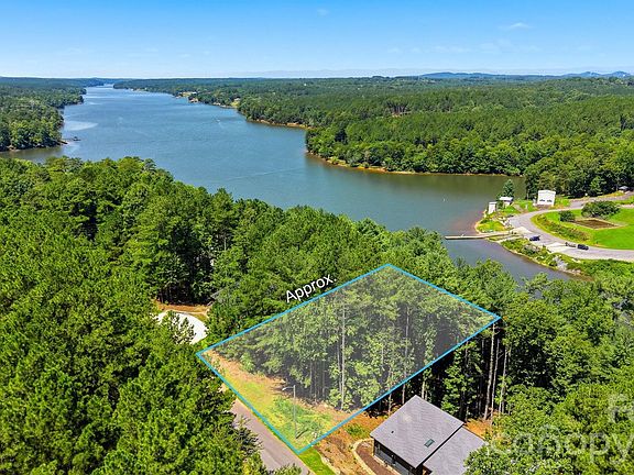 3rd image of 38 Peaceful Cove Ct