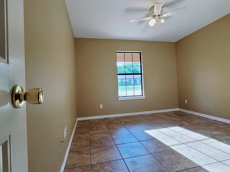 210 Elm St #1 — Photo 10