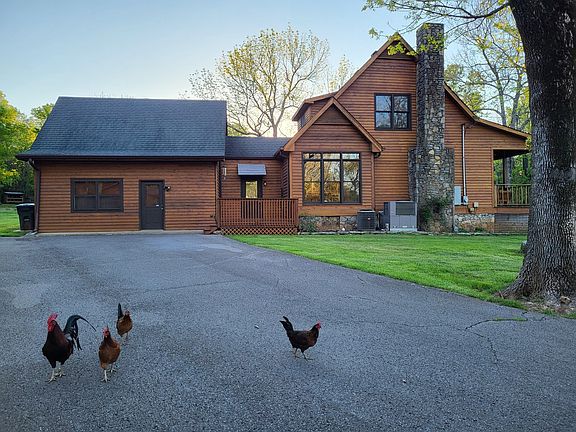 3rd image of 2325 Newman Rd
