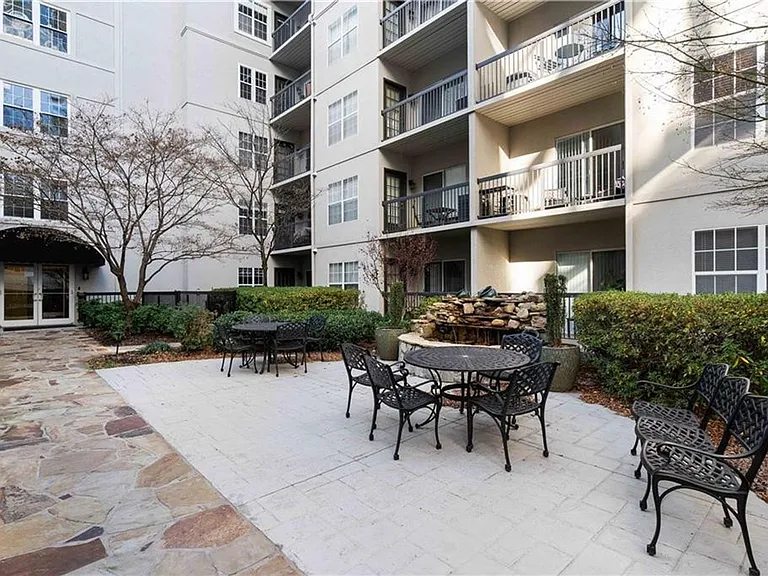 1075 Peachtree Walk NE #A203 — Photo 2