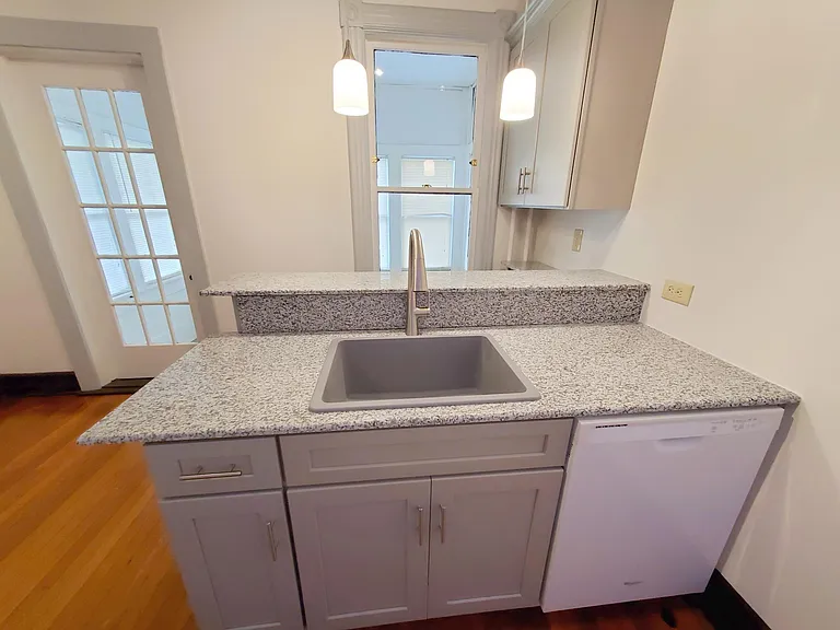 534 Yates St #A — Photo 3