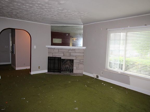 4th image of 2724 Capitol Blvd