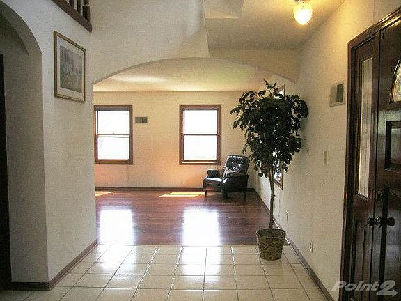  Entrance to Living Room