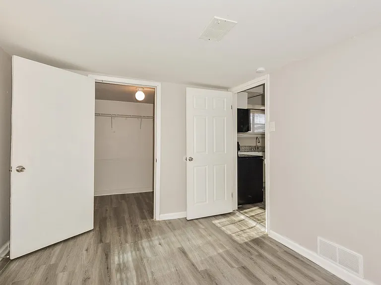 417926_028_bedroom_13458443.jpg