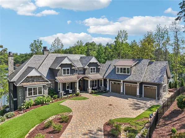 111 Promontory Ct, Six Mile, SC 29682