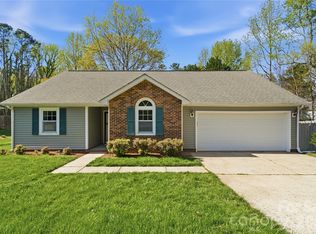 2909 Oakcroft Dr, Matthews, NC 28105