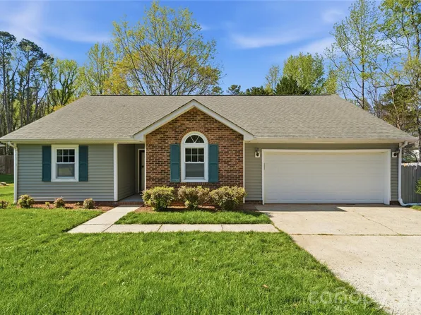 2909 Oakcroft Dr, Matthews, NC 28105