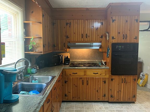 5th image of 505 S Central Dr